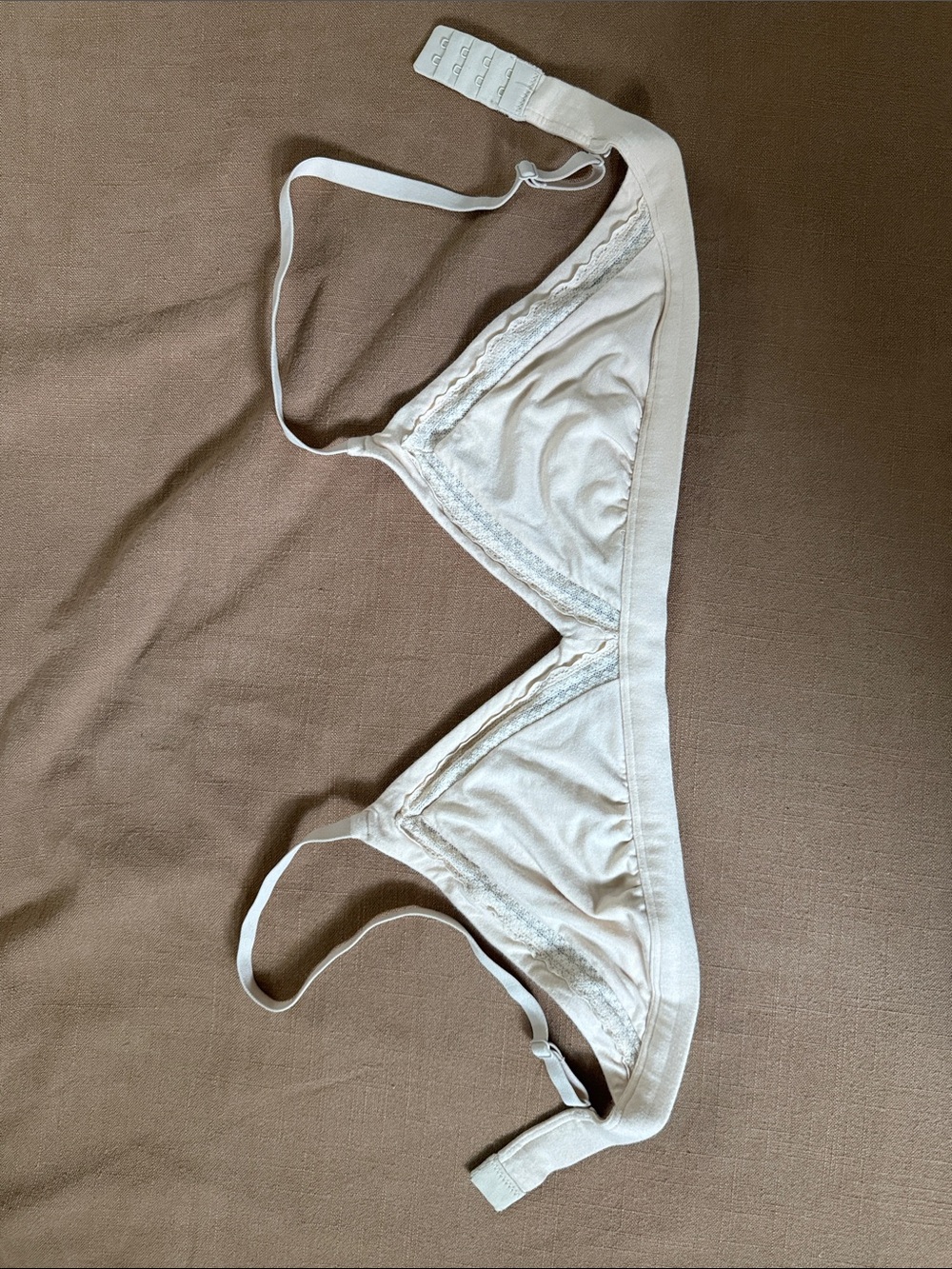 MeUndies Soft Lace Trim Wireless Bralette in Cream size L